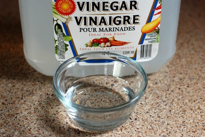 vinegar cleaning solution, vinegar stain remover, white vinegar for cleaning, Cleaning rust with vinegar,