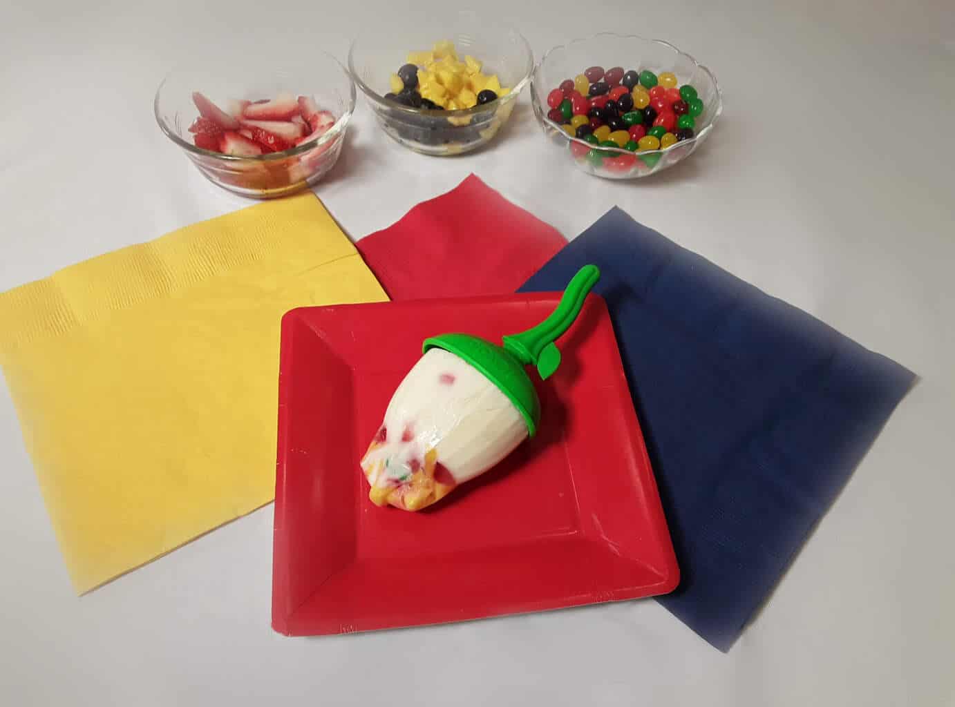 Fruit and yogurt popsicles
