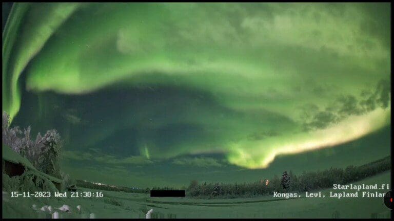 Live Northern Lights / Aurora Borealis Cam by Starlapland